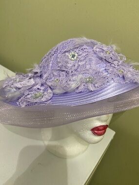 NWT Beautiful Dress Hat / Church Hat by Boutique E Y Signature